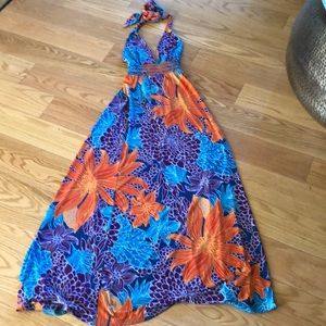 VS- Moda International floral maxi dress